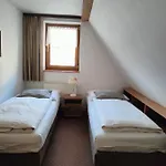 Encian Gæstehus 2*