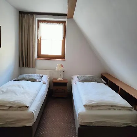 Encian Guest house 2*