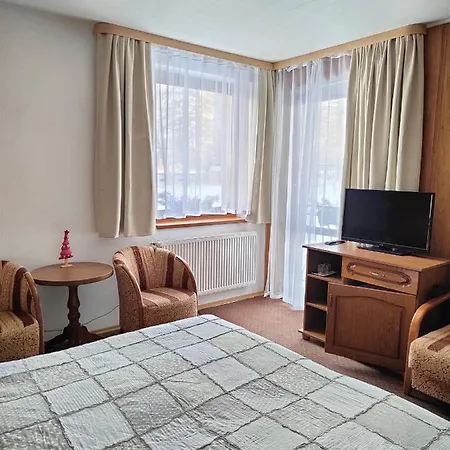 Encian Гостевой дом 2*